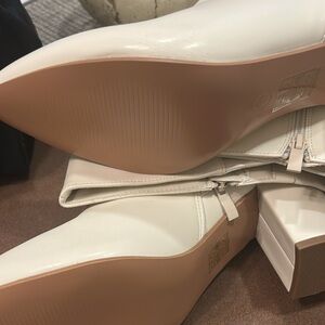 Shoe’Tale boots